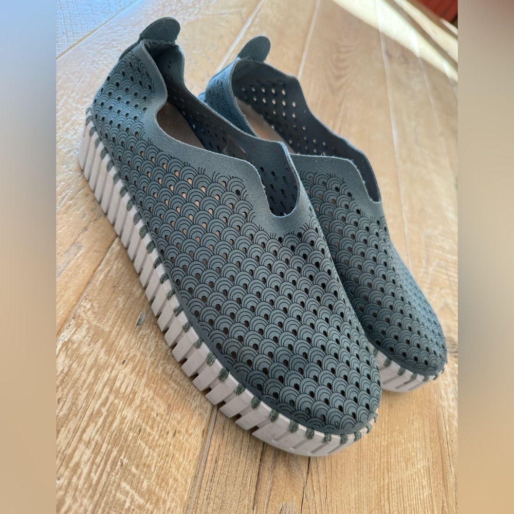 Ilse Jacobsen Blue Perforated Slip-On Shoes 40 (9.5)